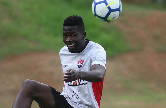 Com boa lembrança, Vitória encara o Corinthians hoje, às 19h30