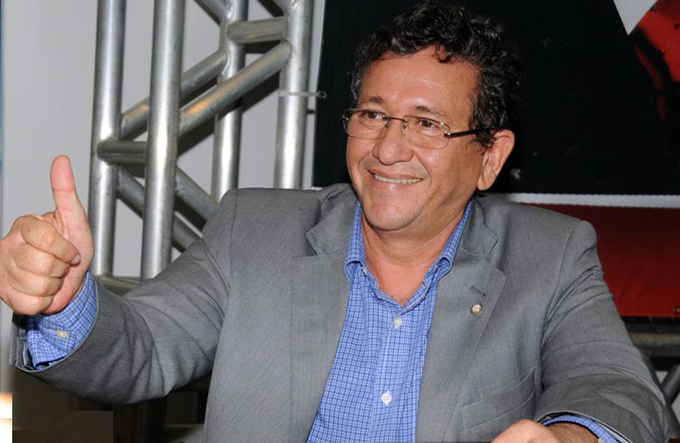 Caetano fala sobre candidatura de lula na Laser FM