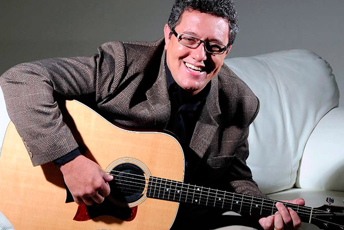 Nani Azevedo e Preto no Branco se apresentam em Imbassaí
