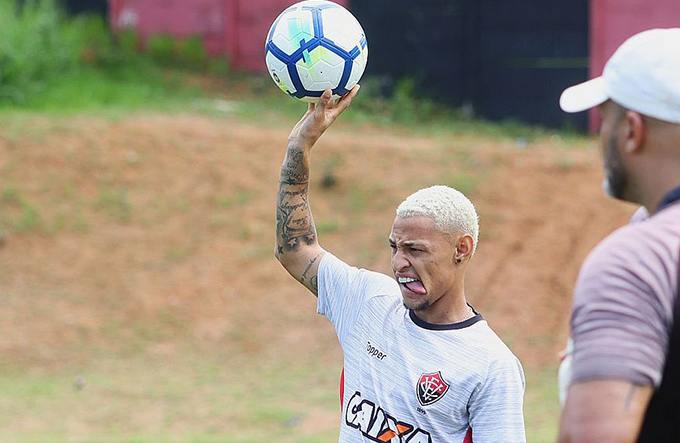 Vitória tenta seu primeiro triunfo na Série A contra o América-MG