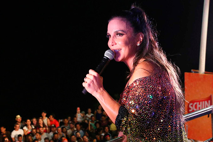 Ivete agradece apoio do público em sua volta aos shows