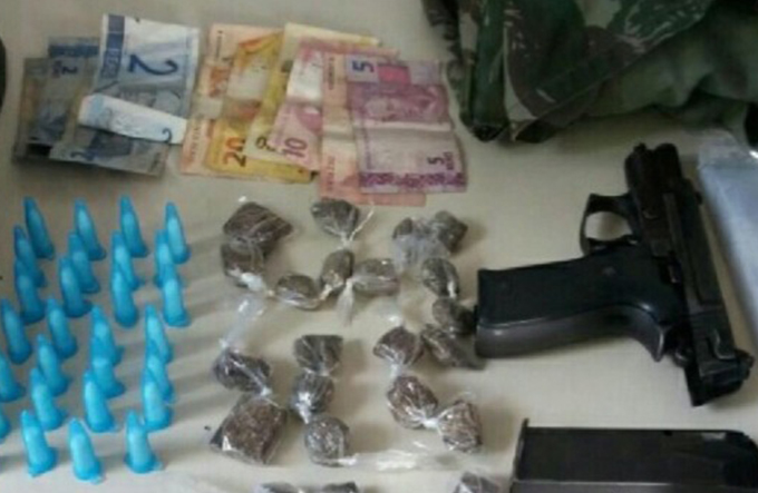 Homem é flagrado com pistola de fabricação espanhola em Monte Gordo
