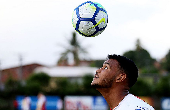Fã do Imperador, Brumado se prepara para vestir camisa da seleção