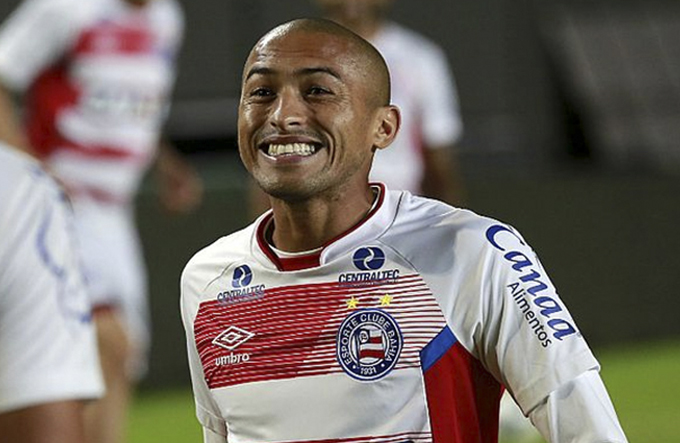 Com amigdalite, Nino vira dúvida para duelo contra o Vasco