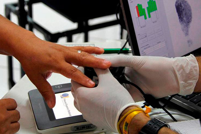 Último dia para regularizar título é marcado por filas 
