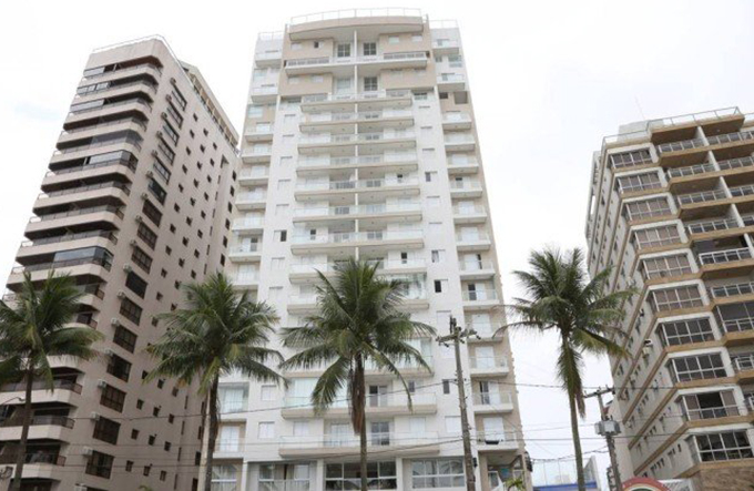 Tríplex no Guarujá atribuído a Lula recebe primeiro lance em leilão