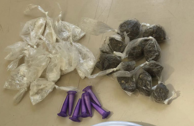 Homem é preso acusado de tráfico de drogas 