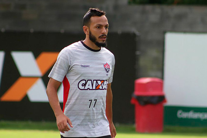 Vitória renova com Yago até dezembro de 2020