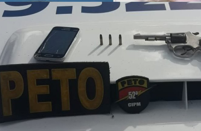 Polícia prende rapaz minutos após roubo de carro na Estrada do Coco