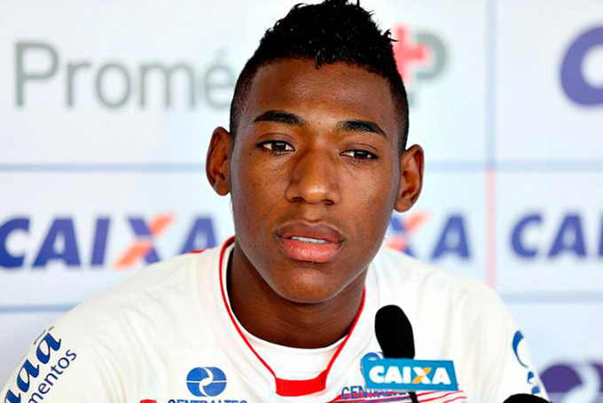 Léo se diz preocupado com o Bahia: 'Até pra sorrir é difícil'