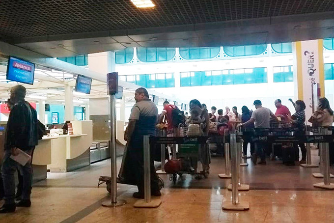 Sem combustível aviões param em Salvador para abastecer