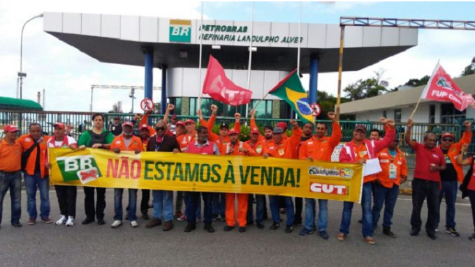 Petroleiros decidem entrar em greve na próxima quarta (30)