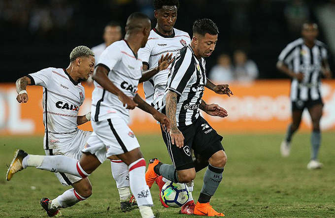 Denilson lamenta empate, mas pondera: 'Não é mau resultado'