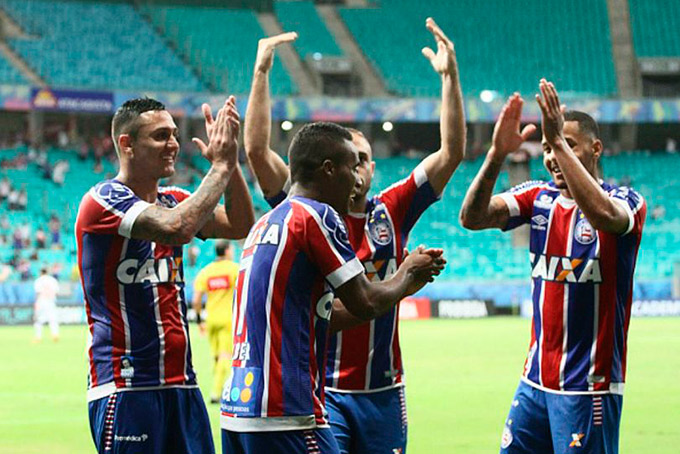 Jogadores do Bahia festejam segundo triunfo no Brasileirão