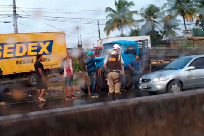 Caminhoneiros mantêm mobilização nas rodovias da Bahia