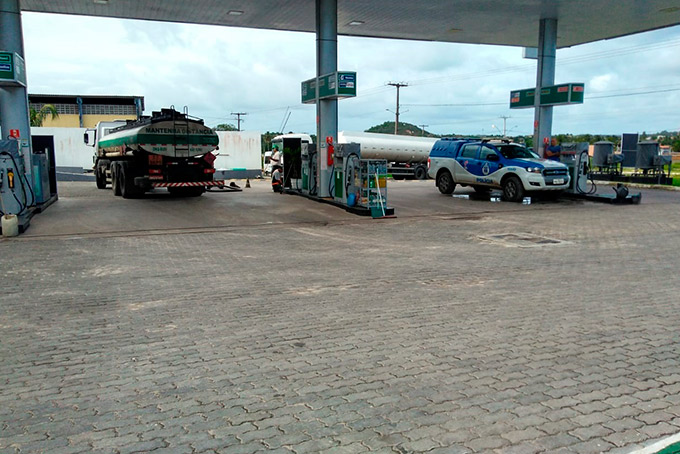 Preço da gasolina no Posto Santa Helena cai para R$ 4,49