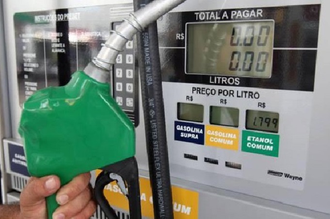 Petrobras eleva preço da gasolina em 2,25% nas refinarias