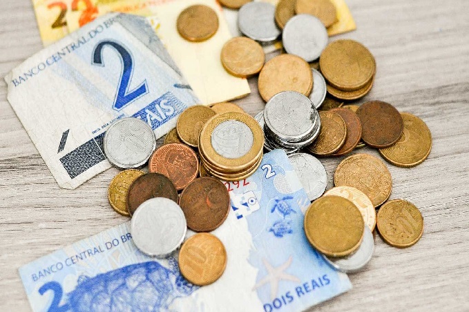 Abono salarial: trabalhadores têm este mês para sacar benefício