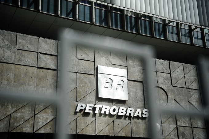 Com saída de Pedro Parente, ações da Petrobras têm queda 