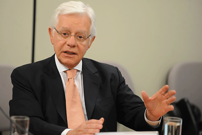 Mudança na Petrobras não altera política de preços, diz Ministro 