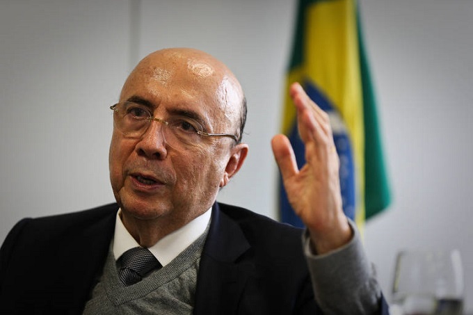 Ter participado do governo Temer não atrapalha candidatura, diz Meireles 