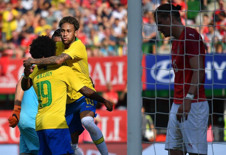 Brasil vence Áustria no último amistoso antes da Copa 