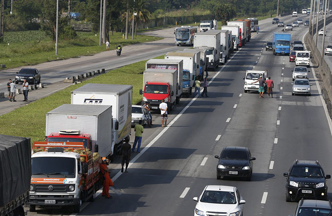 Greve dos caminhoneiros custará R$ 15 bilhões para a economia