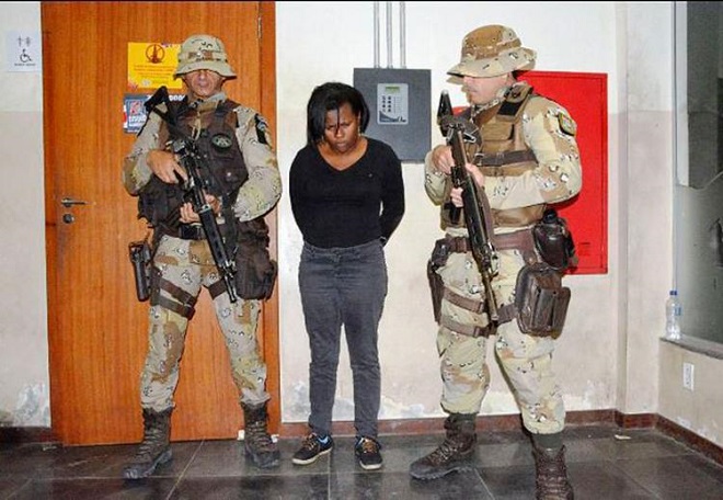 Mulher é presa com explosivos na rodoviária de Feira de Santana
