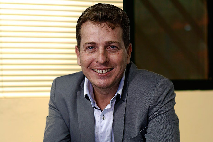 Joel Feldman anuncia que deixará secretaria este mês 