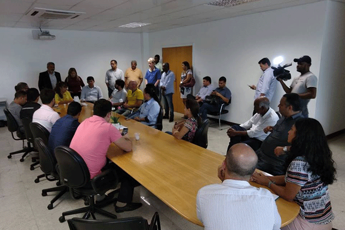 Prefeitura se reúne com comerciantes para debater ações na Praça ACM