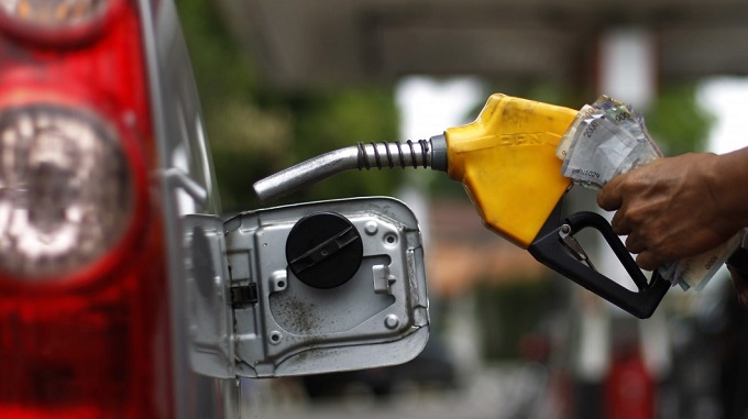 Petrobras anuncia queda de 0,89% no preço da gasolina 