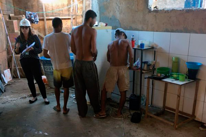 MPT flagra trabalho escravo em obra de posto de saúde na Praia do Forte