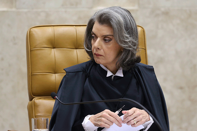 Cármen Lúcia assume a Presidência da República