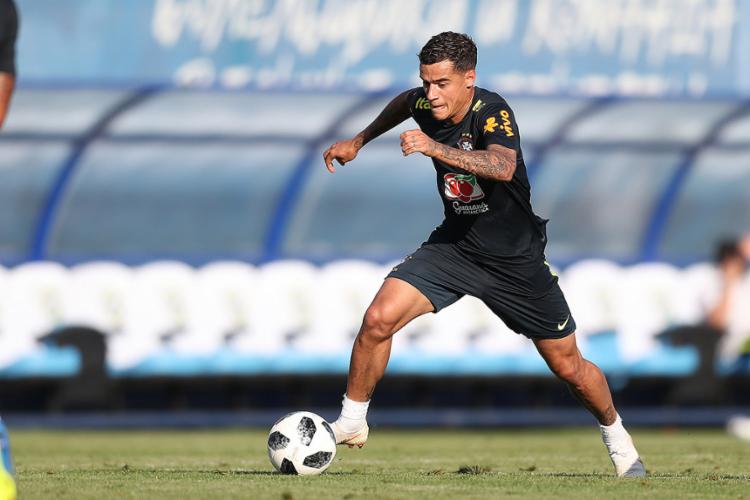 Neymar 'sentiu um pouco de dor, mas é norma', minimiza Coutinho