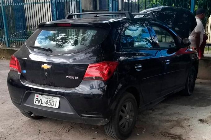 Carro roubado de pastor em Mata é encontrado em Camaçari 