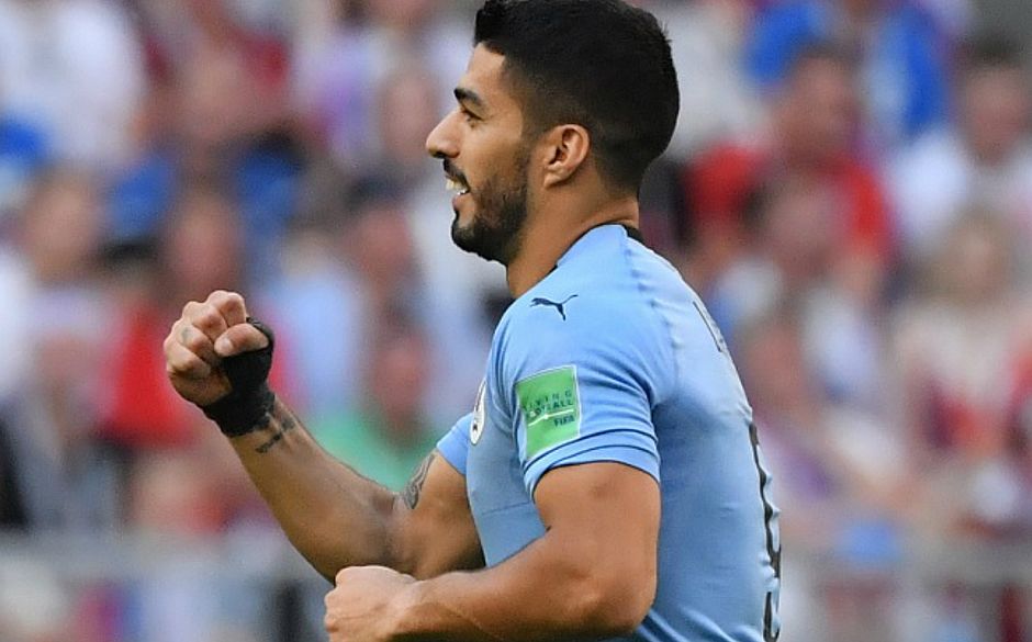 Uruguai vence a Rússia e se classifica em primeiro do Grupo A