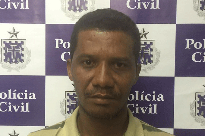Pastor acusado de matar evangélicas a pedradas se entrega à polícia