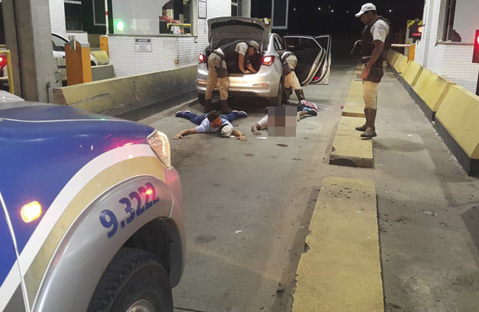 Foragido da Justiça é preso durante abordagem policial na BA-093