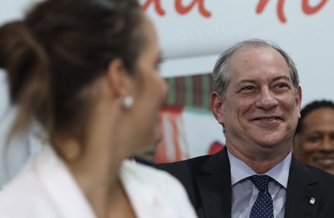 Ciro se aproxima de centro-direita e negocia chapa eleitoral