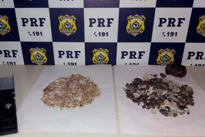 Mulher é presa na Bahia com diamantes avaliados R$ 700 mil