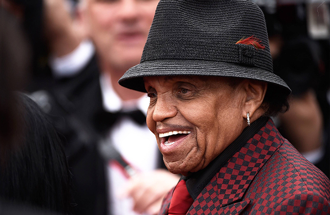 Morre Joe Jackson, pai de Michael Jackson, aos 89 anos