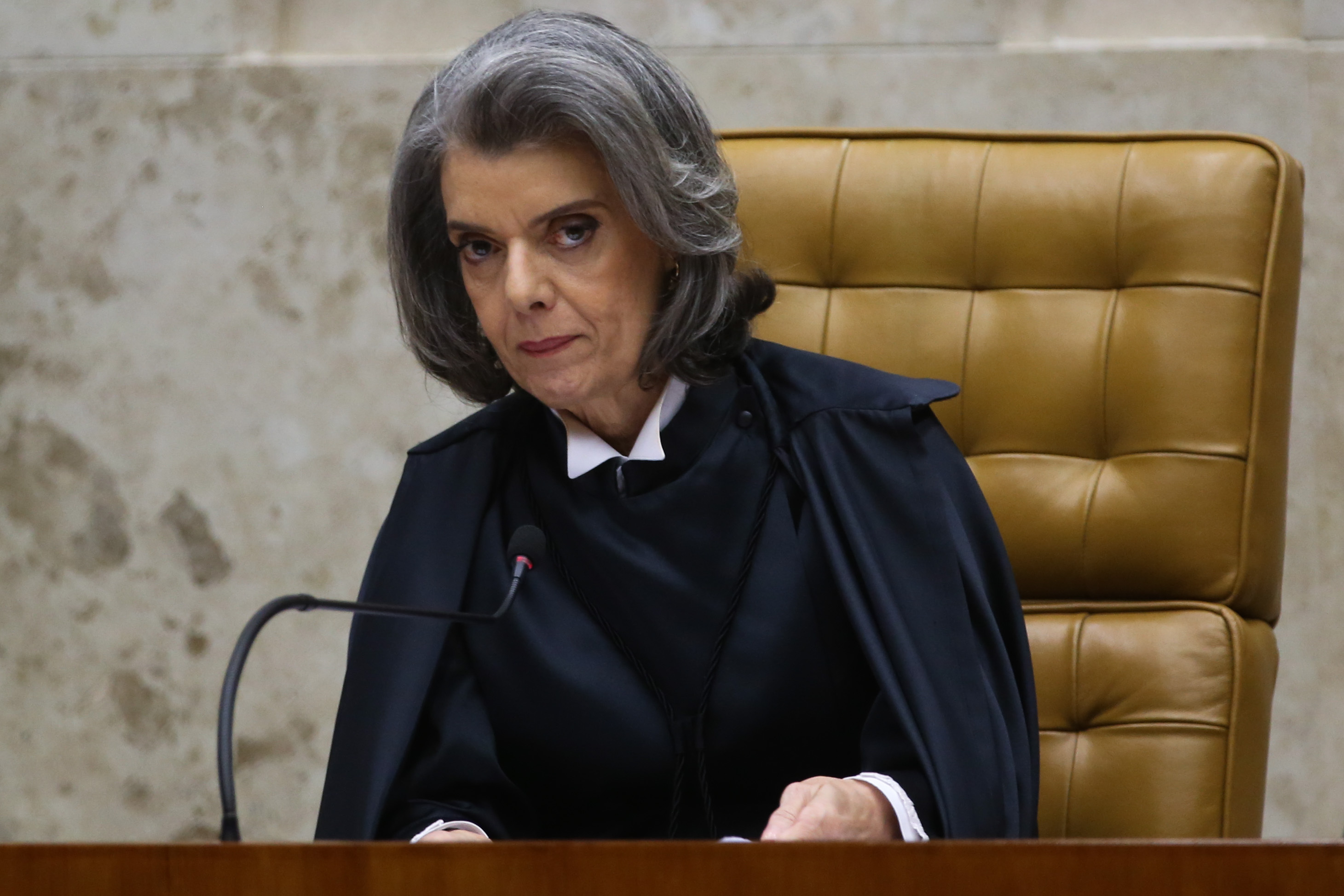 Com Supremo de recesso, Cármen Lúcia julgará recursos urgentes