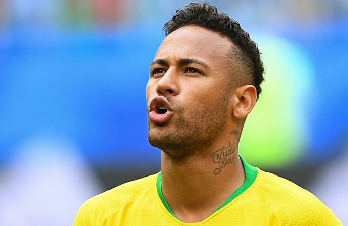 Neymar supera Garrincha, Romário e Zico e entra para a história