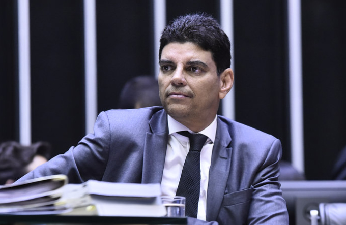 Cajado deixa em aberto possibilidade de concorrer a prefeito 