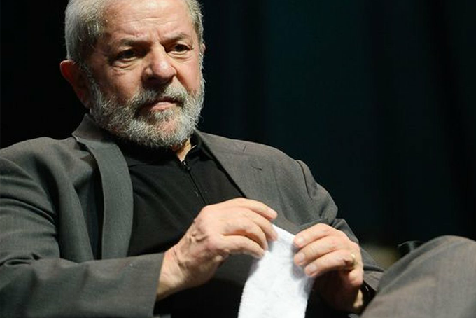 Desembargador do TRF-4 manda soltar Lula