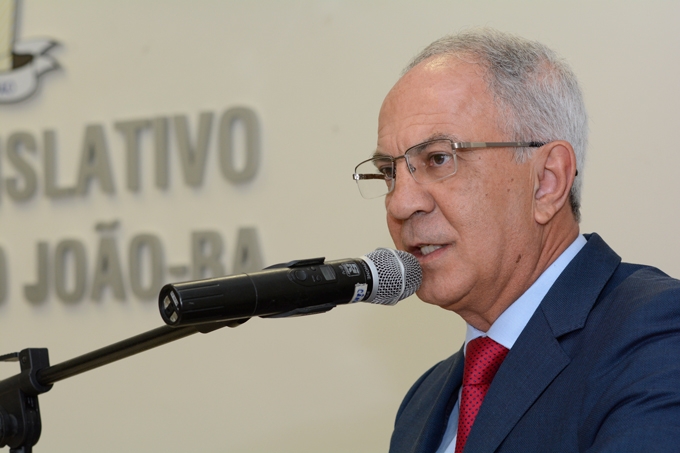 Prefeito envia à Câmara PL que autoriza reajuste salarial dos professores