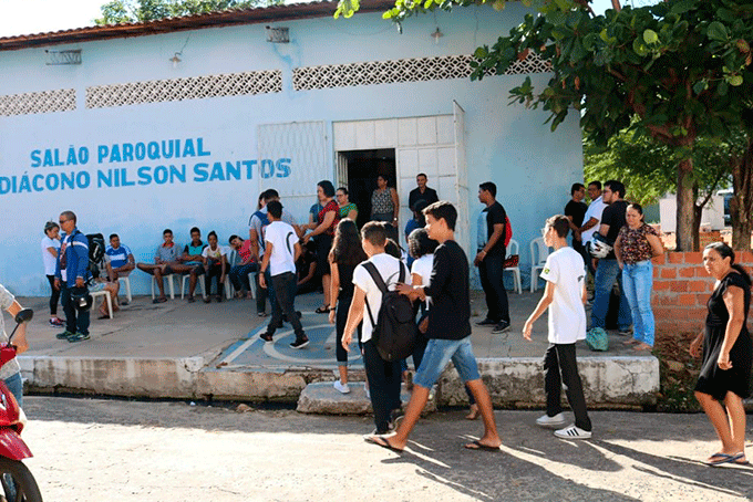 Adolescente morre eletrocutado ao tocar em celular carregando