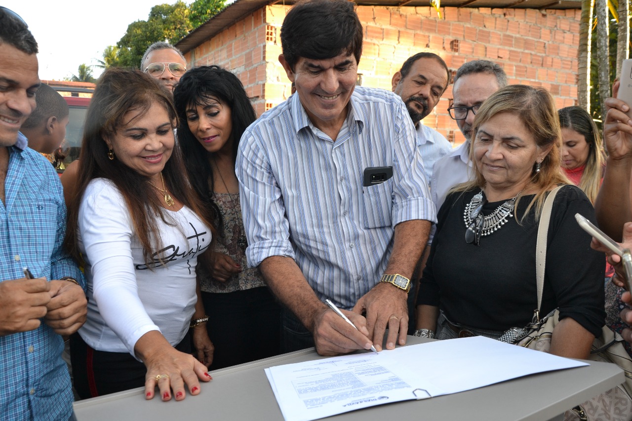 Bairro Isaura é beneficiado com obras de drenagem e pavimentação