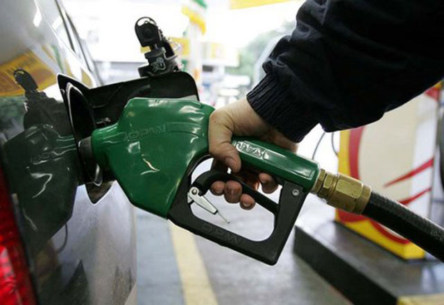 Petrobras reduz preço da gasolina nas refinarias em 1,75% 