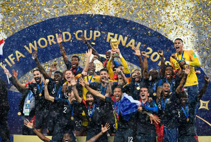 Seleção francesa chega nesta manhã a Paris e será homenageada